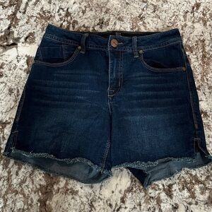 1822 Denim Jean Shorts! Size 6